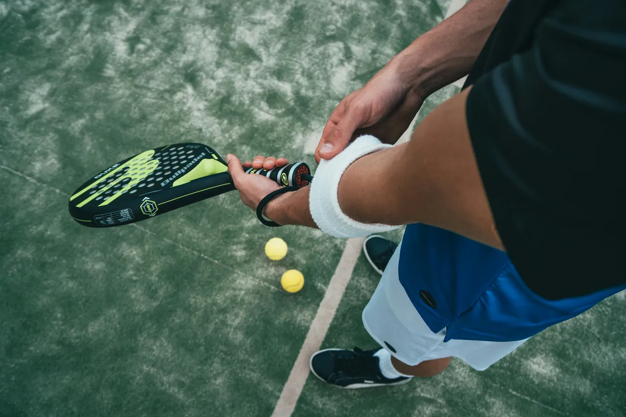 A player preparing for a game of padel